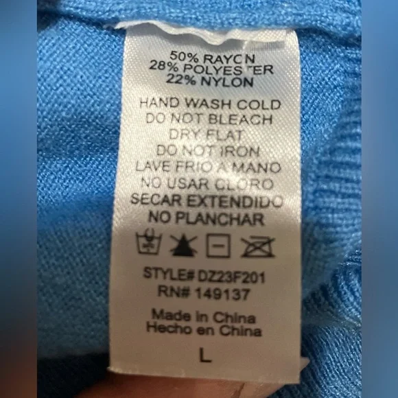 NWT!!
Double Zero Women'sTextured Mock Neck Pullover Sweater - Picture 4 of 6